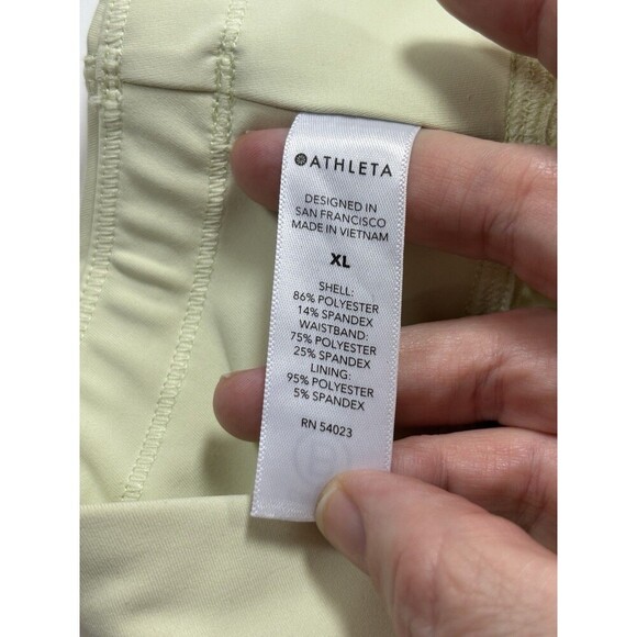 Athleta Run With It 3.5" Short Shorts Pale Yellow Green XL Stretch Pocket - Picture 10 of 16